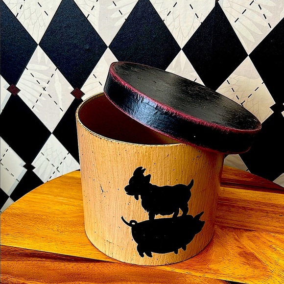 Farmhouse-Style Decorative Box – Goat & Pig Silhouette | Rustic Storage Canister - Picture 4 of 6